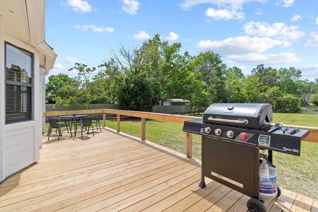 Spacious Home Near Beach, Large Yard, Game Room And Dog Friendly Jacksonville Exteriör bild